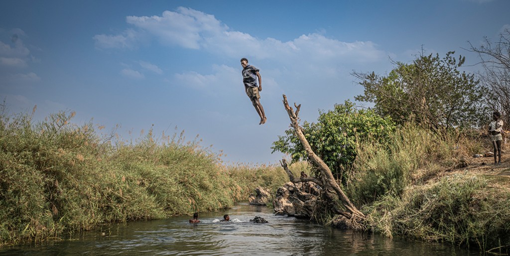 GHS Townsley, Zambia Pollution 1655 © Simon Townsley