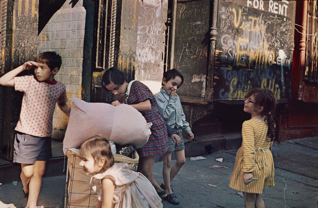 Helen Levitt, New York¸1972 © Film 
Document LLC, courtesy Zander Galerie, 
Cologne/Paris
