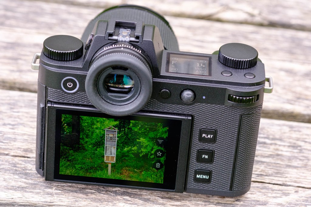 Leica SL3-P rear controls.