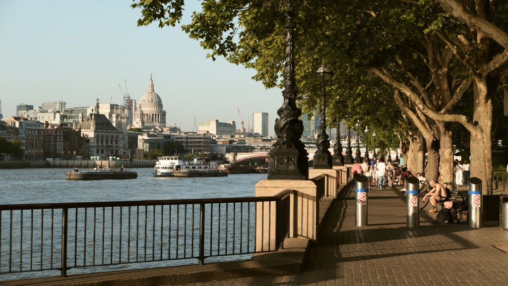 Panasonic Lumix L10 London South Bank sample image. 