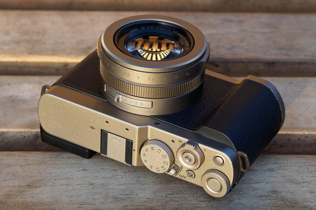 Panasonic Lumix L10 top controls