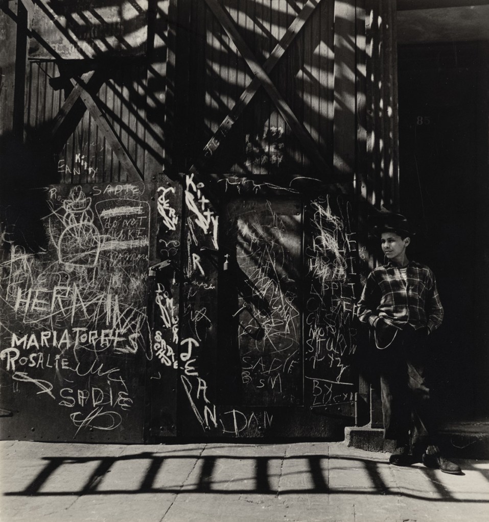 Rebecca Lepkoff, New York, 1949 © 
Estate of Rebecca Lepkoff, Courtesy of 
Howard Greenberg Gallery, New York