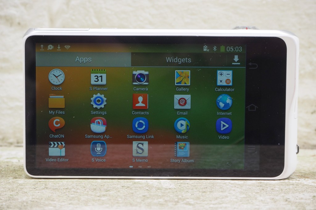 Samsung Galaxy Camera 2 GC200 Android homepage. Image credit: Gavin Stoker