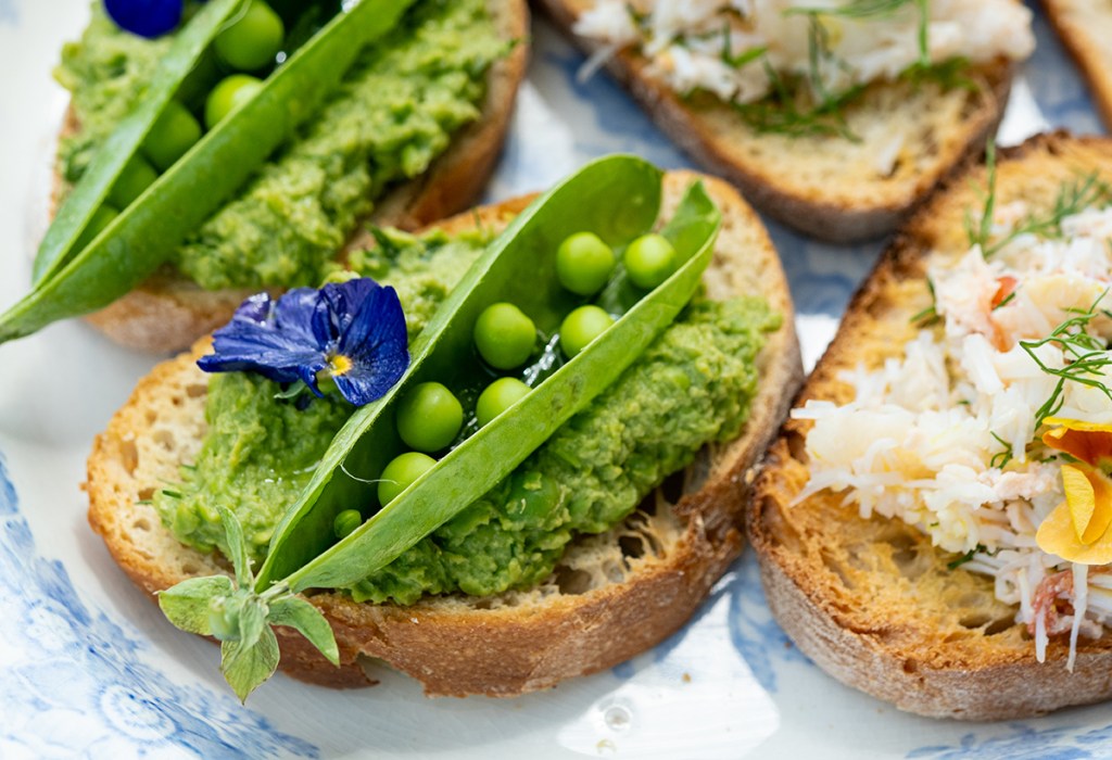 Pea and Crab Canapes 