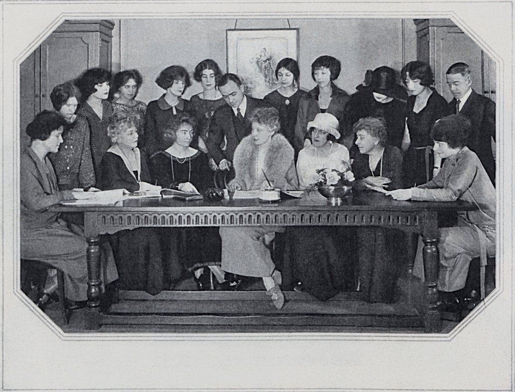 The-editorial-staff-of-American-Vogue-based-in-New-York-City-Nickolas-Muray-Conde-Nast-Archive