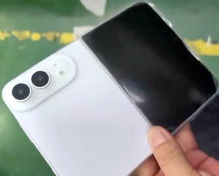 iPhone Fold leak. Image: Majin/X