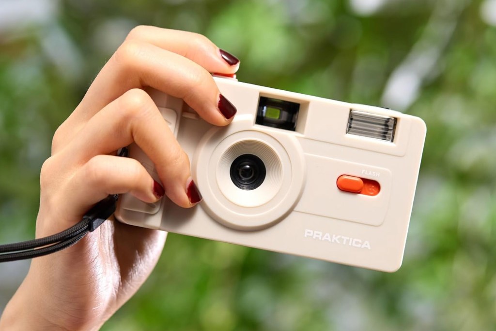 Praktica VF212 - a reusable 35mm film camera comes in white or black. Image: Praktica/Amazon