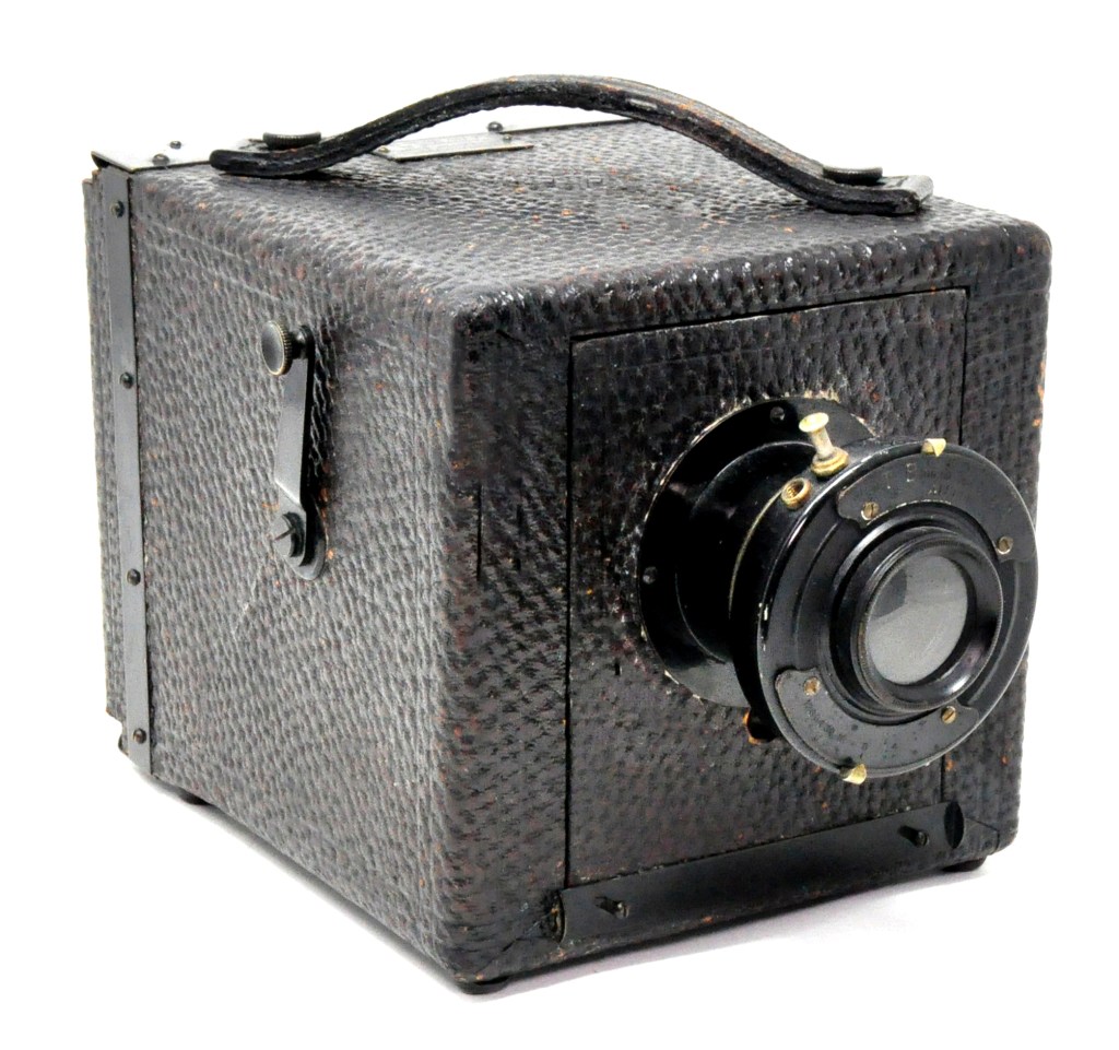 The Hicro from 1915 provided an early method of shooting photographs in colour