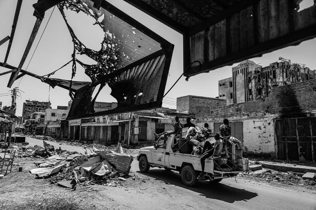 Sudan’s War: A Nation Trapped
Abdulmonam Eassa, Syria/France, for Le Monde
