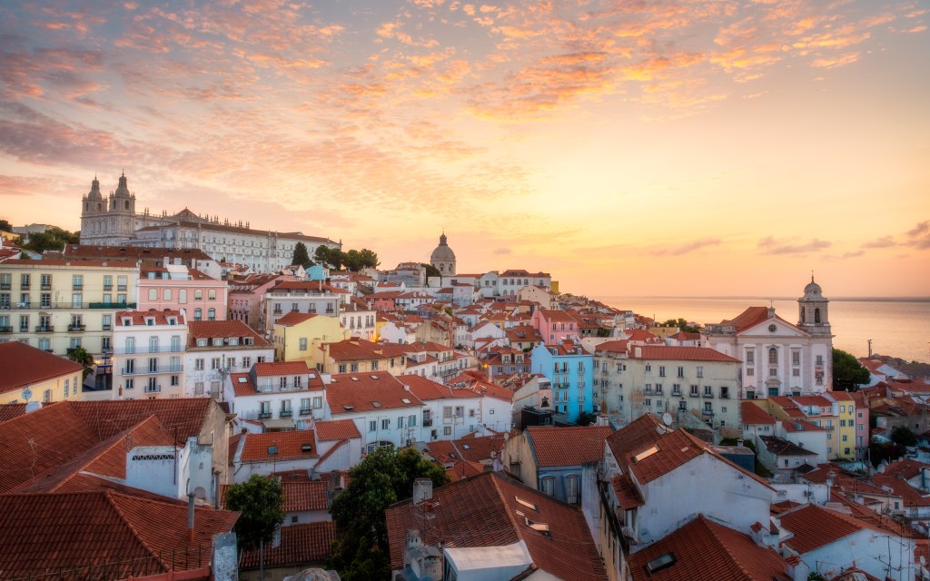 Travel photography Alfama
