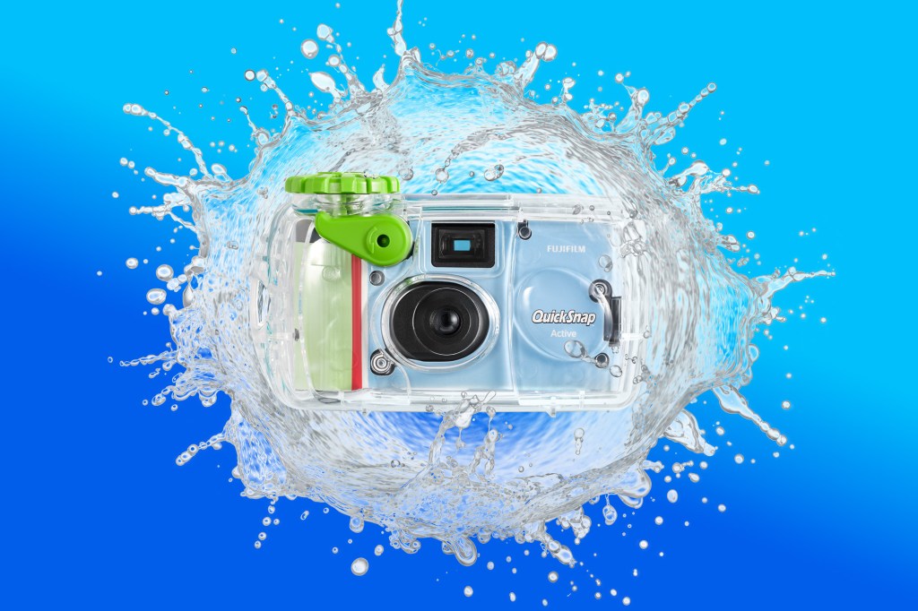 Fujifilm QuickSnap Active - Waterproof film camera. Image: Fujifilm