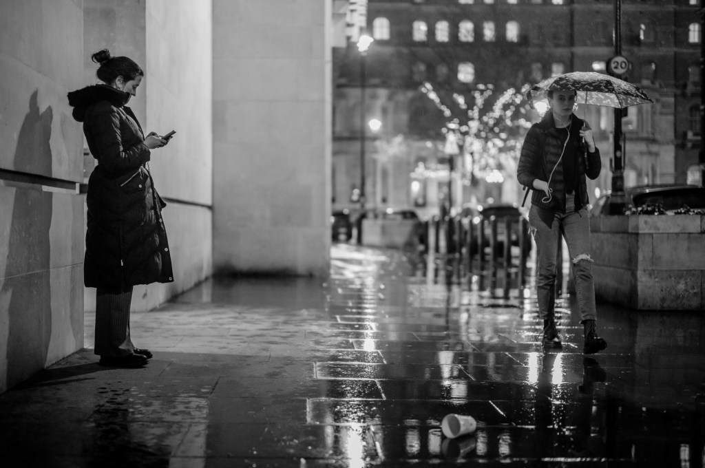 Leica M11 Monochrom rainy day street sample image