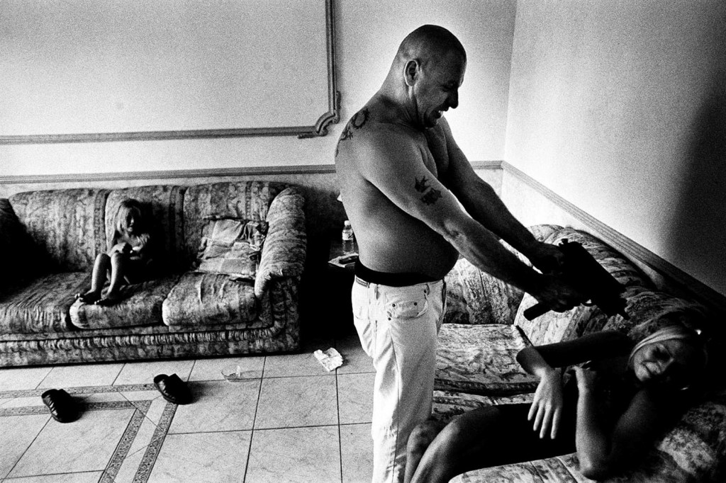 Nearly 30 years after photographing London’s criminal underworld, Jocelyn Bain Hogg’s landmark series The Firm returns to Leica Gallery London.