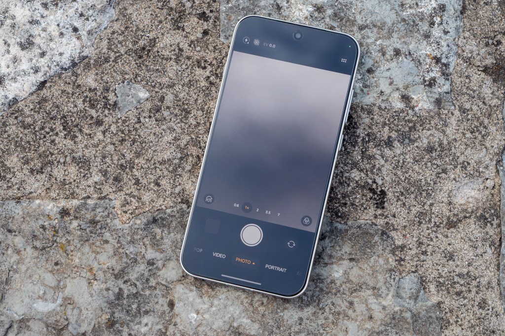 Oppo Reno 16 Pro screen with native camera app