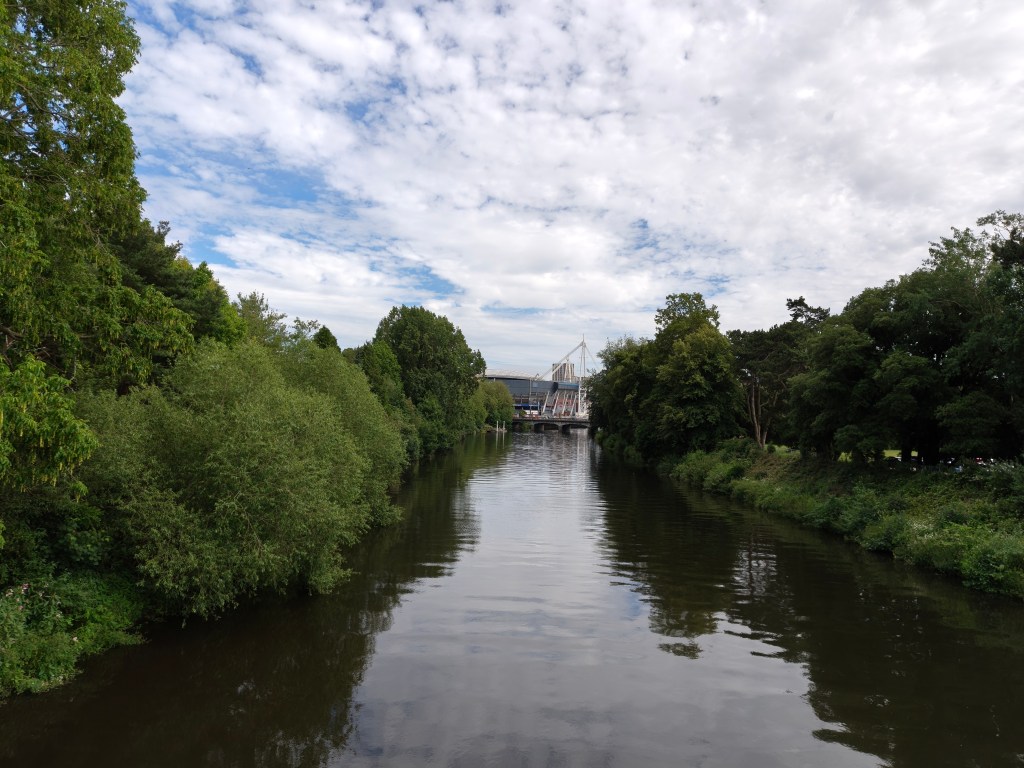 Oppo Reno 16 Pro, image sample, river with tress on each side, wide angle main camera