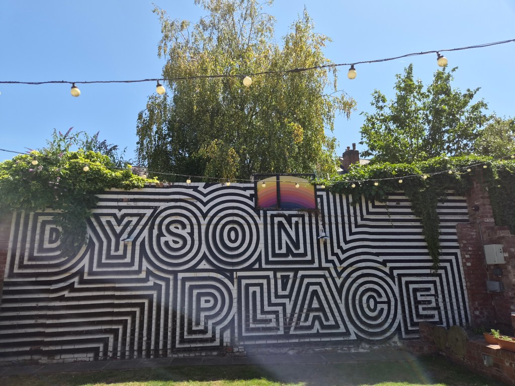 Dyson Place, main camera, flare in frame. Photo JW