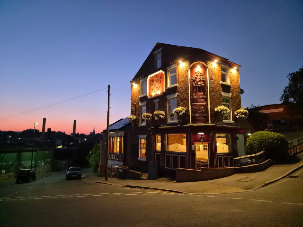 Low-light, main camera. Using the photo mode it can be difficult to activate the night mode. Photo JW