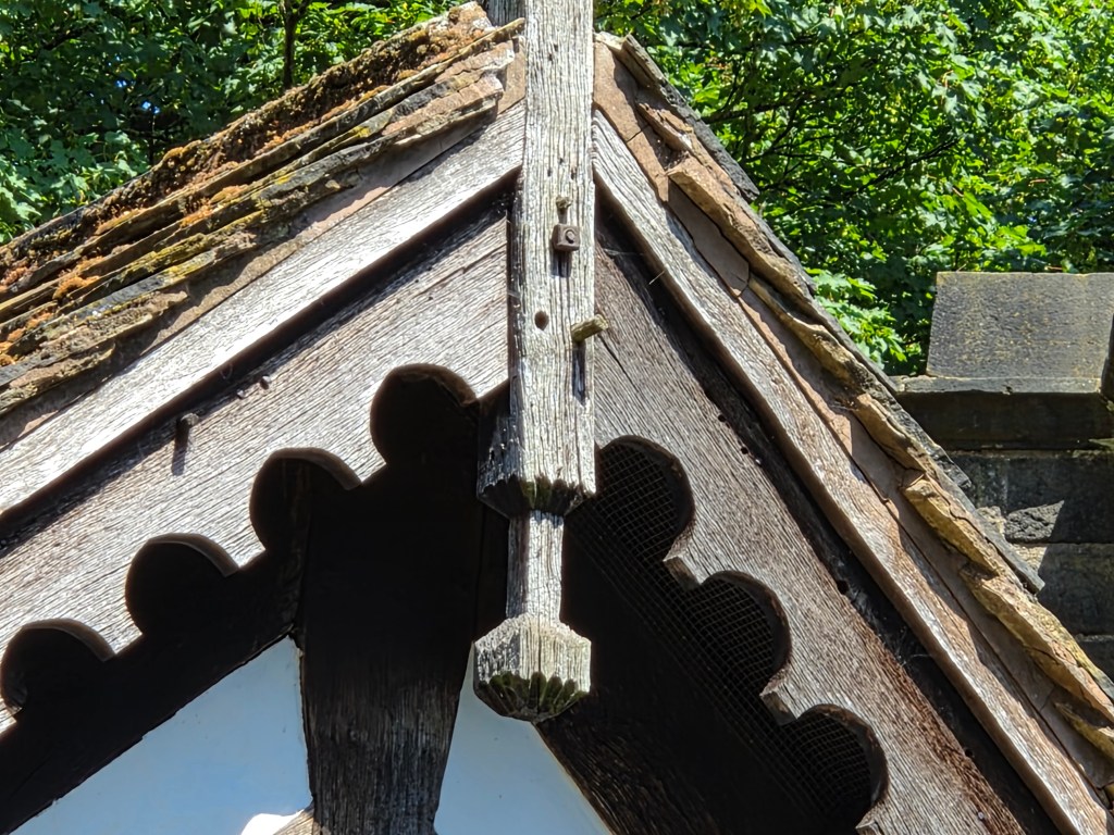 10x crop/zoom from telephoto camera. Bishops House. Photo JW
