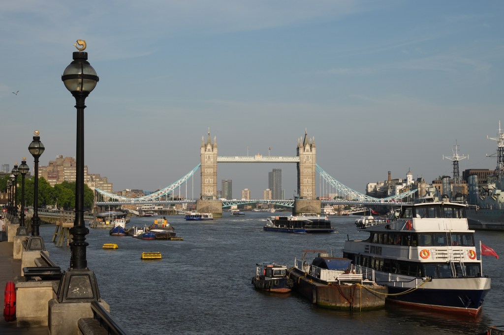 Sony RX10 V Tower Bridge JPEG sample.