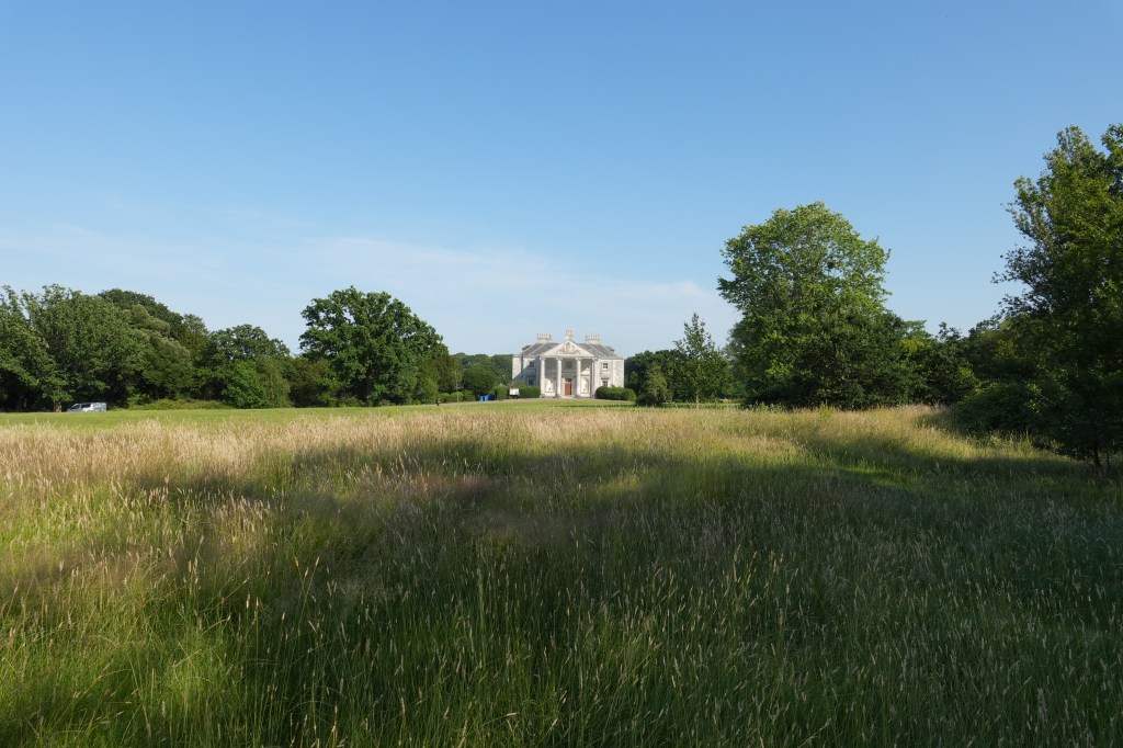 Sony RX10 V Beckenham Place 24mm comparison image.