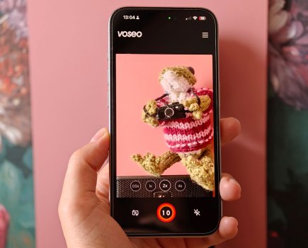 Voseo app on a phone