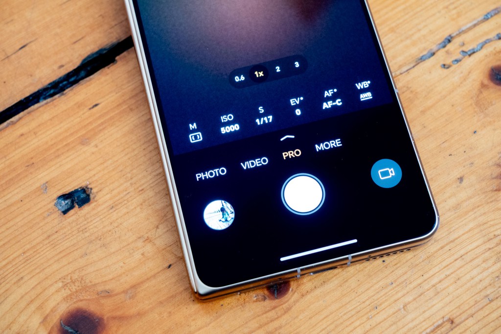 Honor Magic V6 fold phone native camera app on the outer display in pro mode