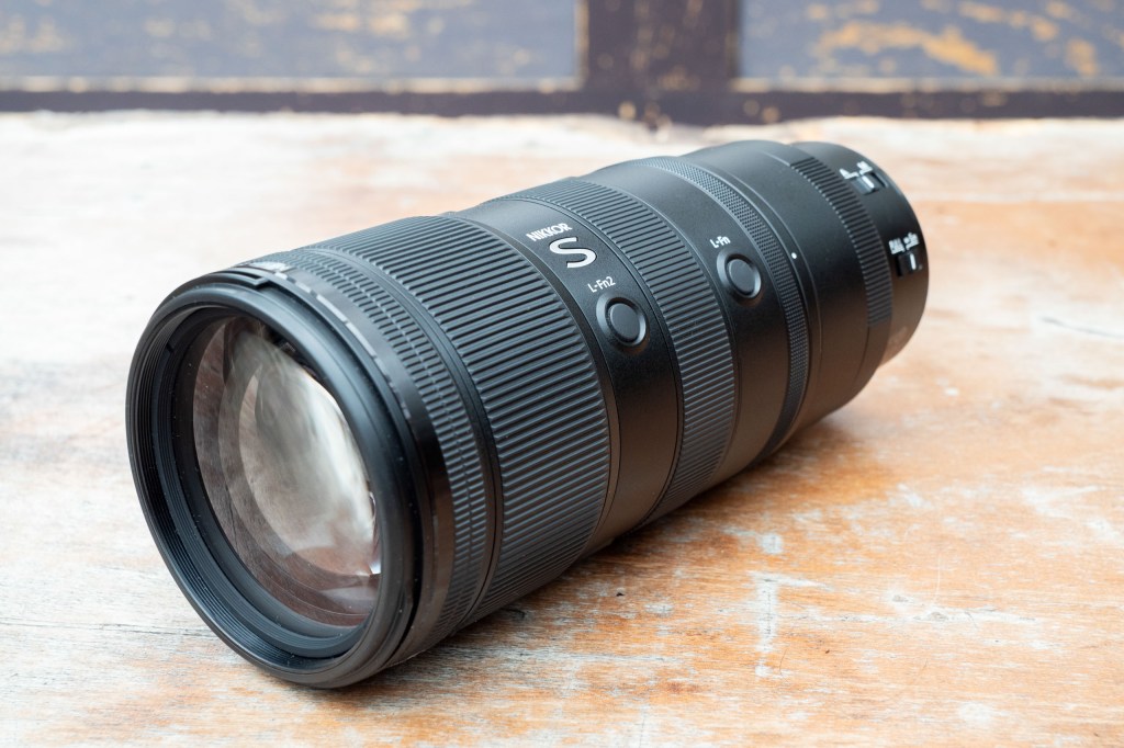 Nikon Nikkor Z 70-200mm F2.8 VR S II. lens side view