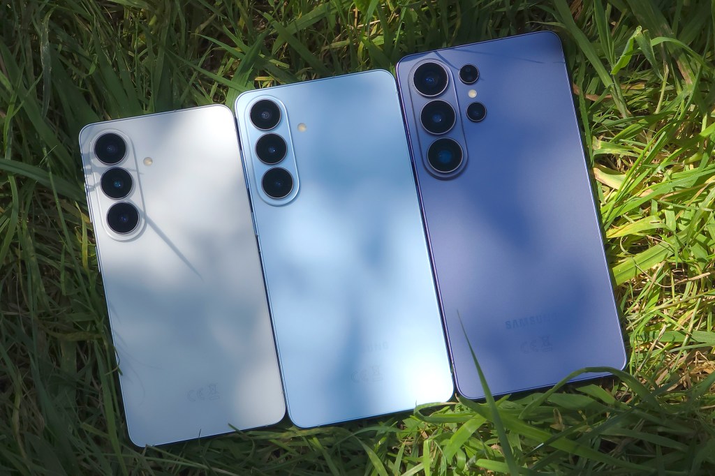 Full Samsung Galaxy S26 range, S26 (left), S26 Plus (middle) and S26 Ultra (right). Photo JW