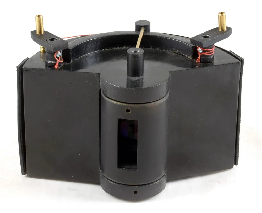 Replica of the Anonymous, a swing-lens camera that probably never existed
(Courtesy of Chiswick Auctions)